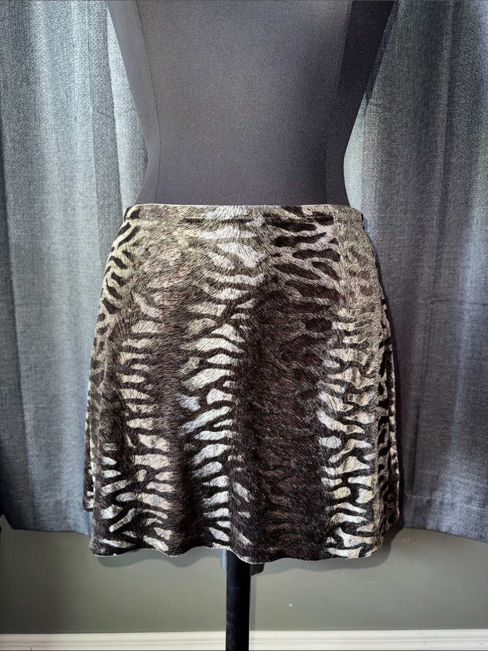 Express World Brand Vintage Animal-Print Skirt - Iridescent Silver & Brown